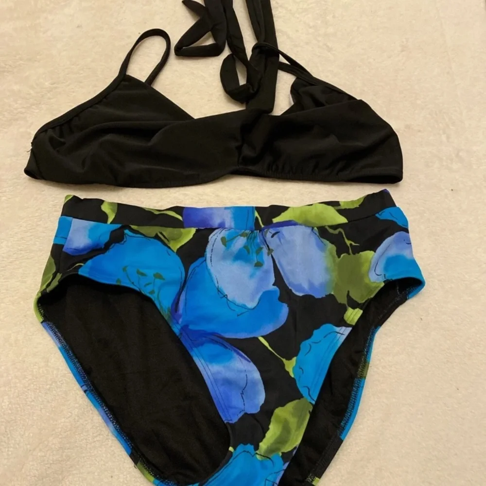 Chic Black and Blue Floral Bikini Set